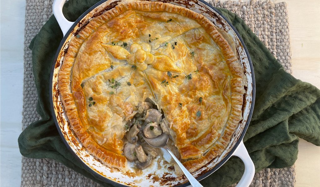 Creamy German Bratwurst and Mushroom Pie